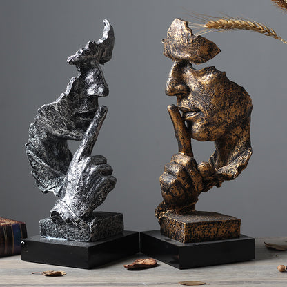Abstrakte ruhende Figur aus Kunstharz