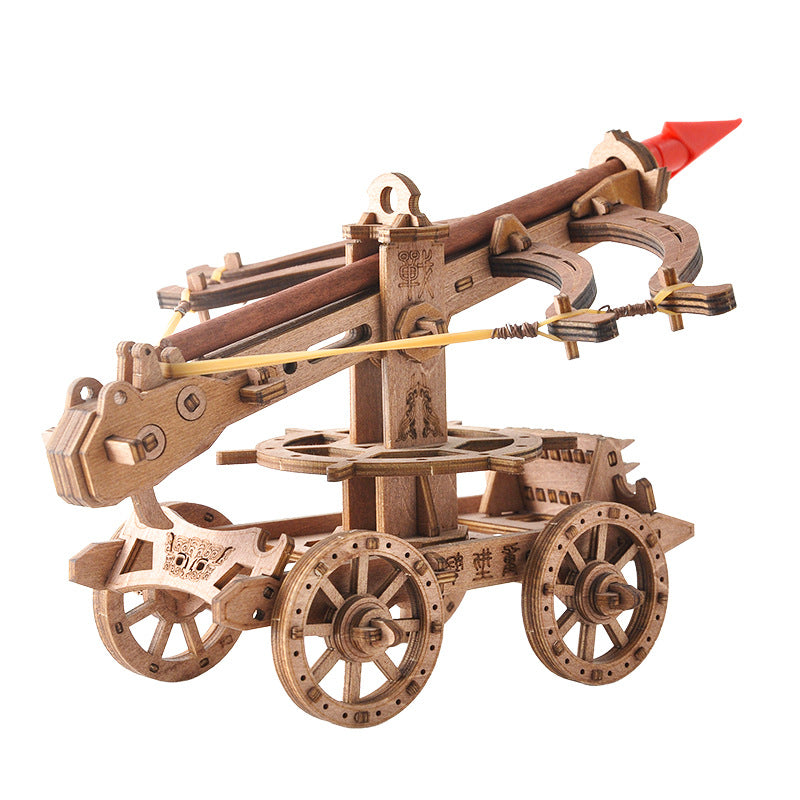 Kituri din lemn cu modele de mașini de asediu