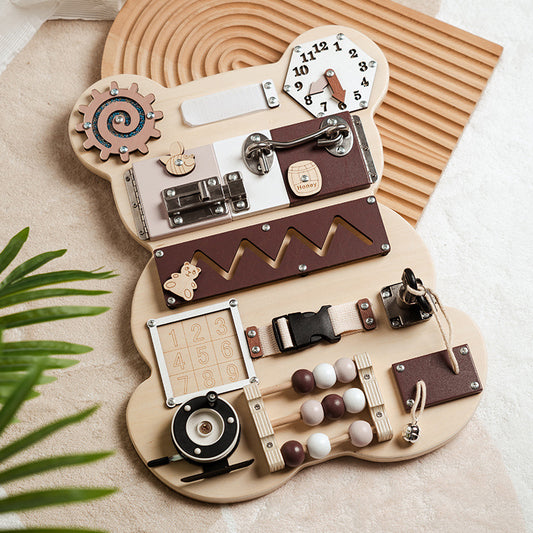 Montessori-Busy-Board aus Holz