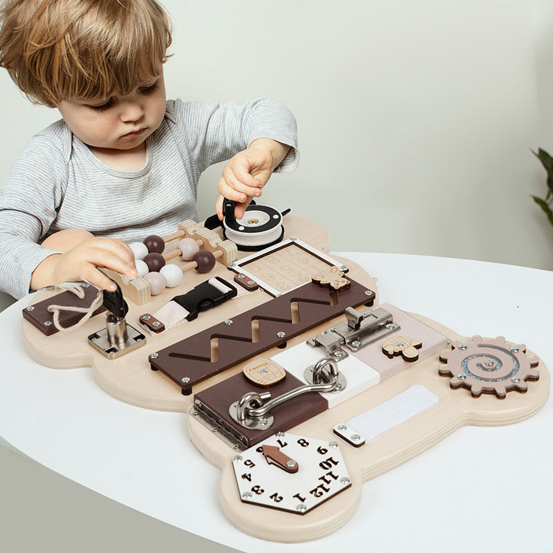 Montessori-Busy-Board aus Holz